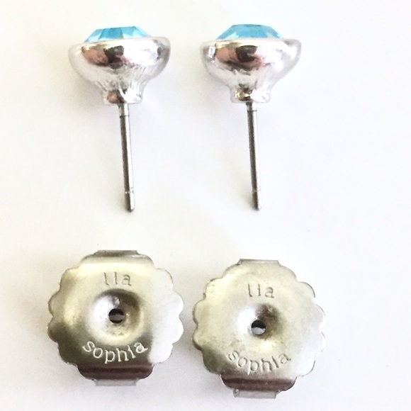 Lia Sophia Stud Earrings - Picture 4 of 4